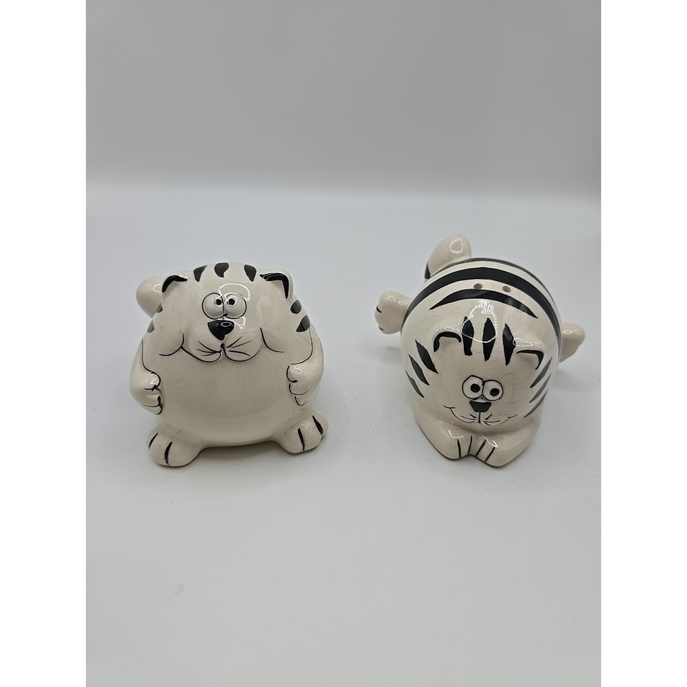 Pier 1 Cats Salt & Pepper Shakers Funny Fat Feline Black White Striped Set Of 2